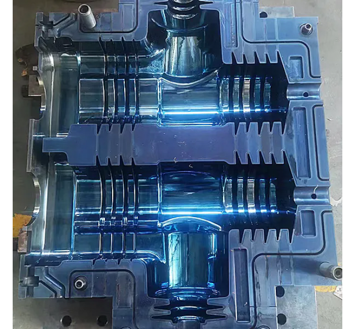 深熔斷路器模具